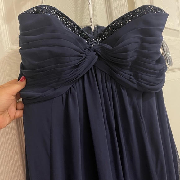 David’s bridal dress - Picture 4 of 6